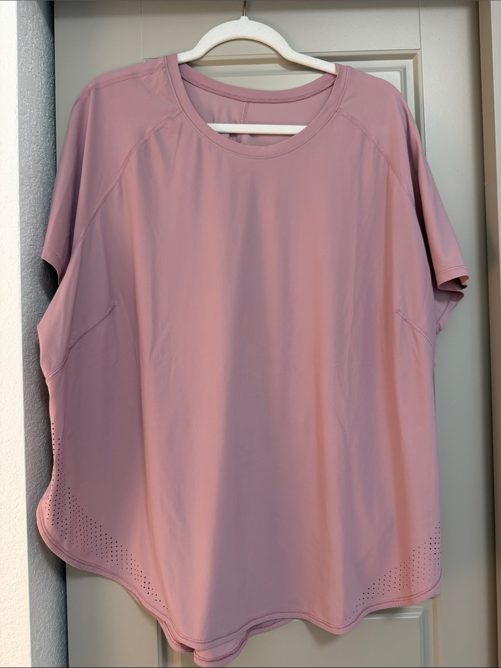 Lululemon Dusty Pink Women's Active Short-Sleeve Top